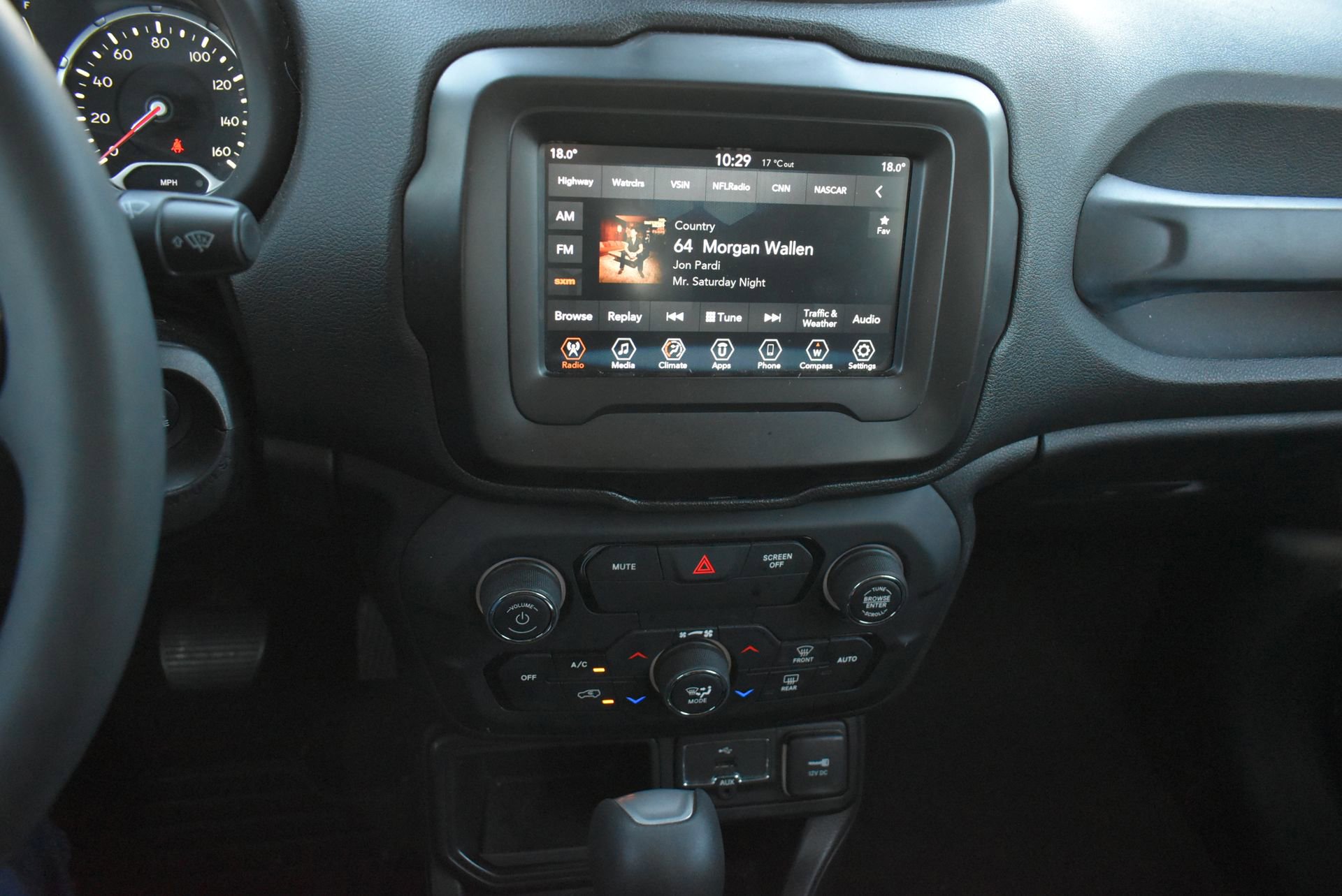 Used 2019 Jeep Renegade Latitude FWD image 25