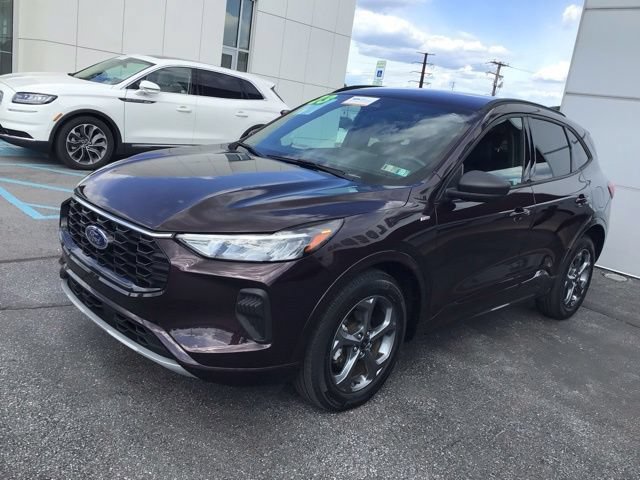 Certified 2023 Ford Escape ST-Line w/ Tech Pack #1 AWD/4WD image 2