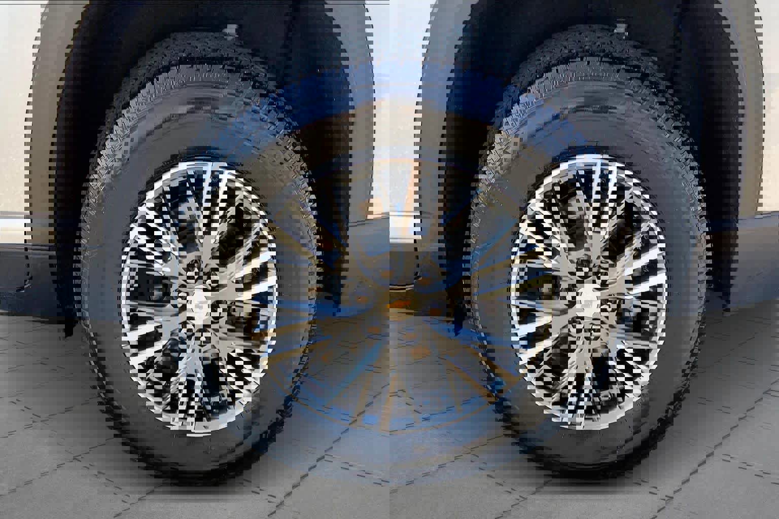 Used 2024 Chevrolet Traverse LT image 12