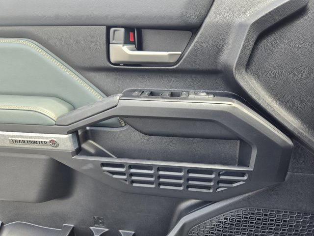 Used 2025 Toyota Tacoma Trailhunter image 21