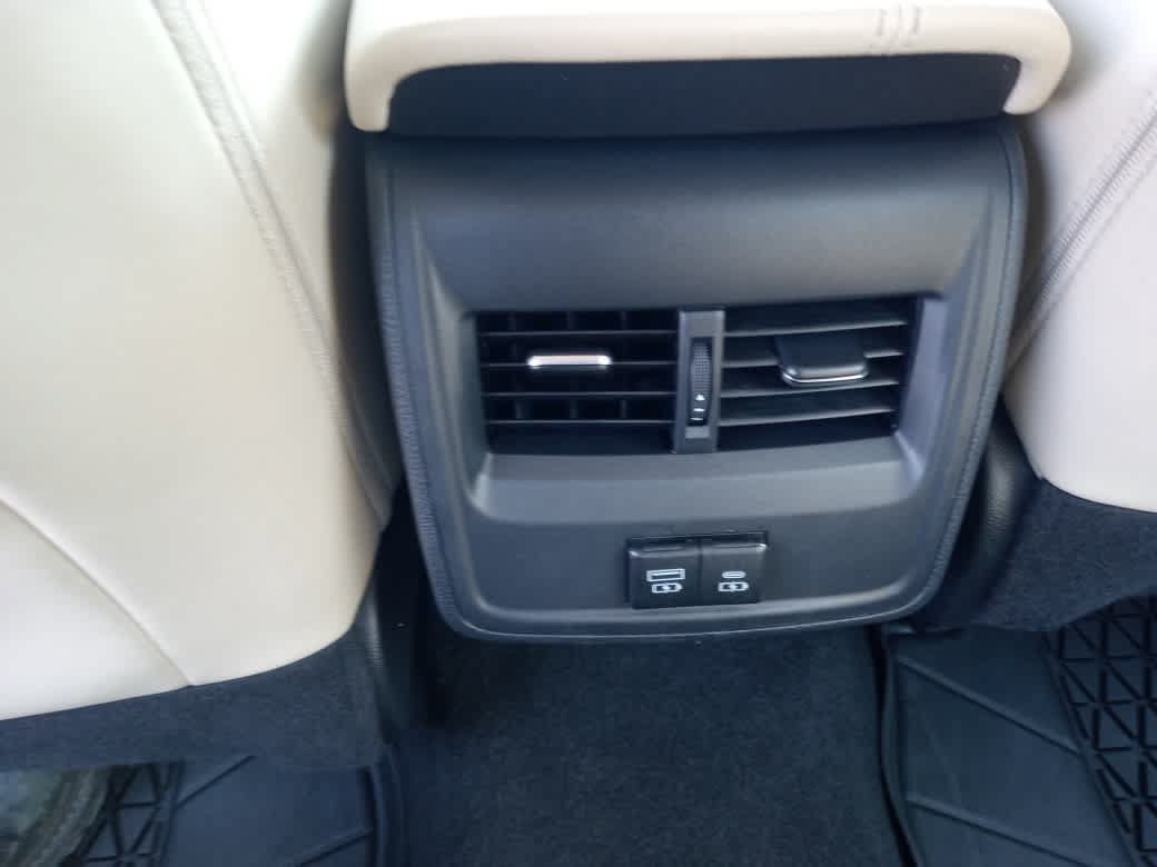 Used 2021 Toyota Avalon XLE FWD image 27