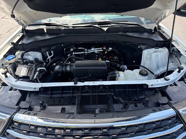 Certified 2024 Ford Explorer XLT w/ Equipment Group 202A AWD/4WD image 10