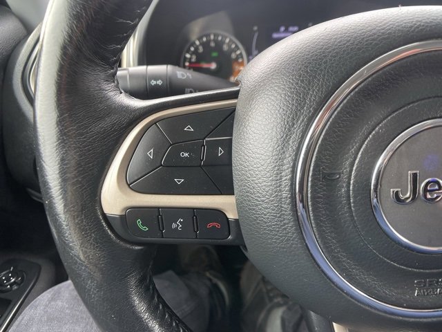 Used 2017 Jeep Renegade Latitude w/ Cold Weather Group image 19
