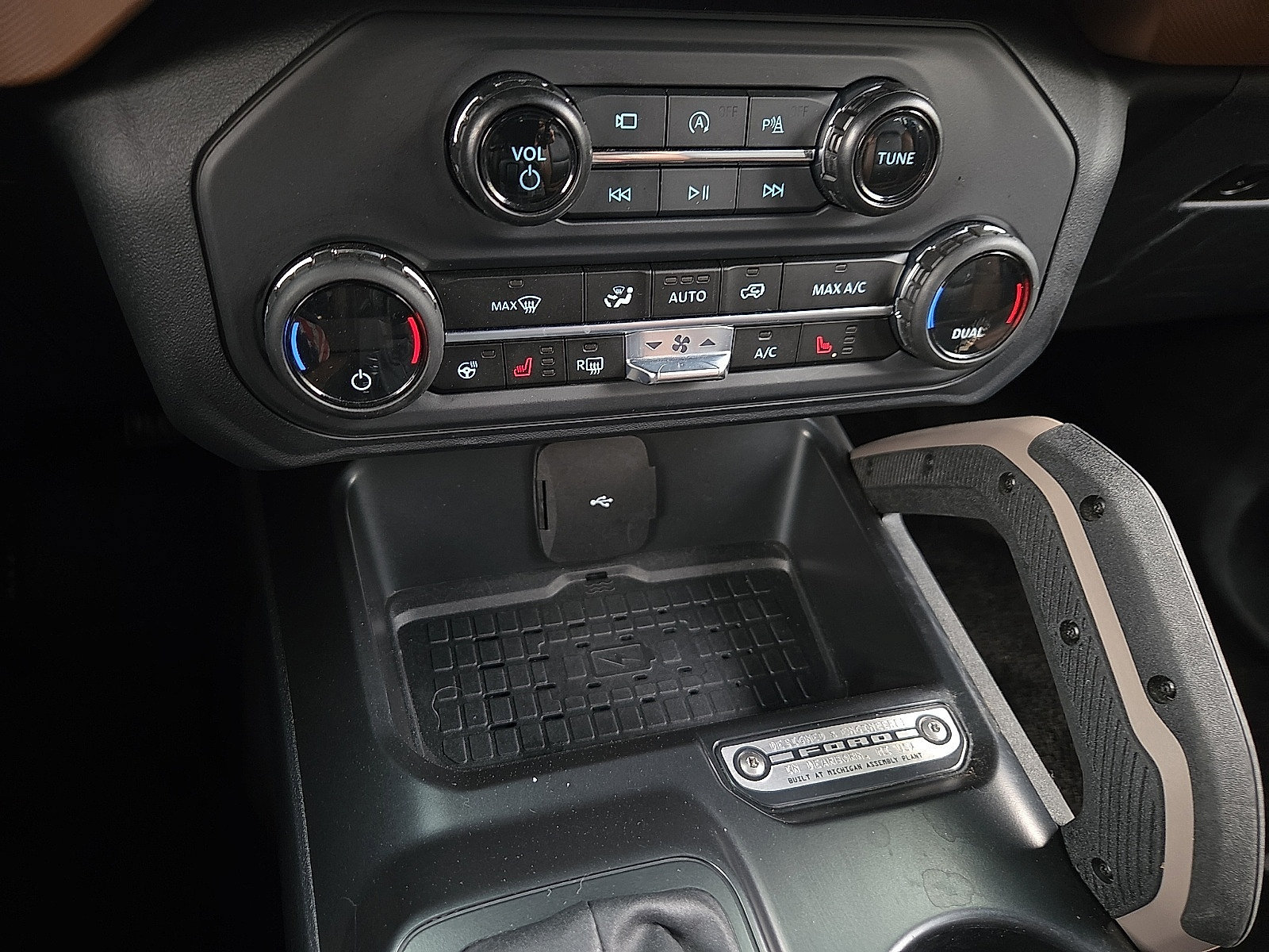 Certified 2024 Ford Bronco Outer Banks AWD/4WD image 22