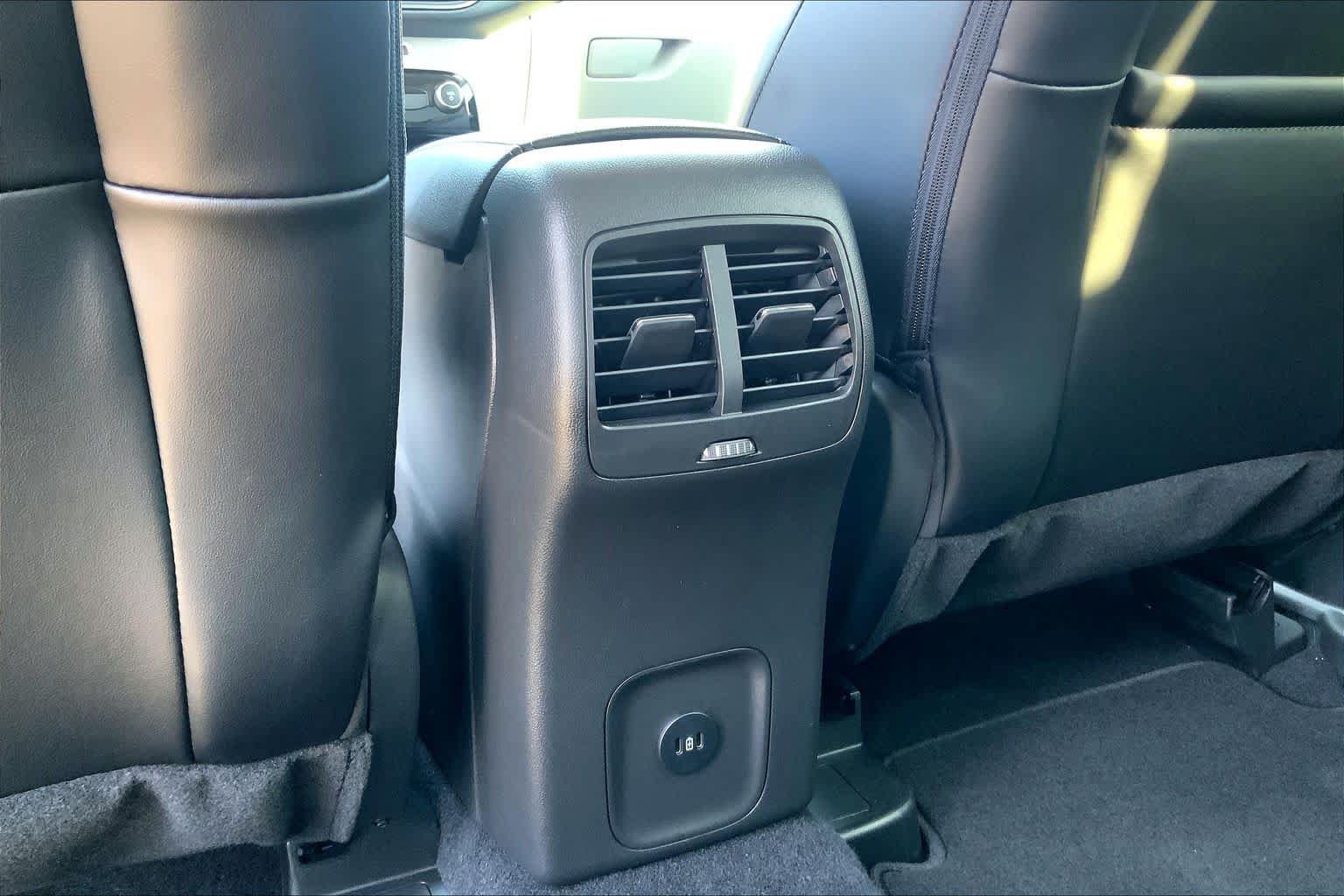 Certified 2025 Ford Escape SE FWD image 59