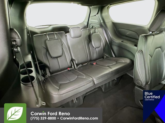 Used 2025 Chrysler Pacifica Select AWD/4WD image 29
