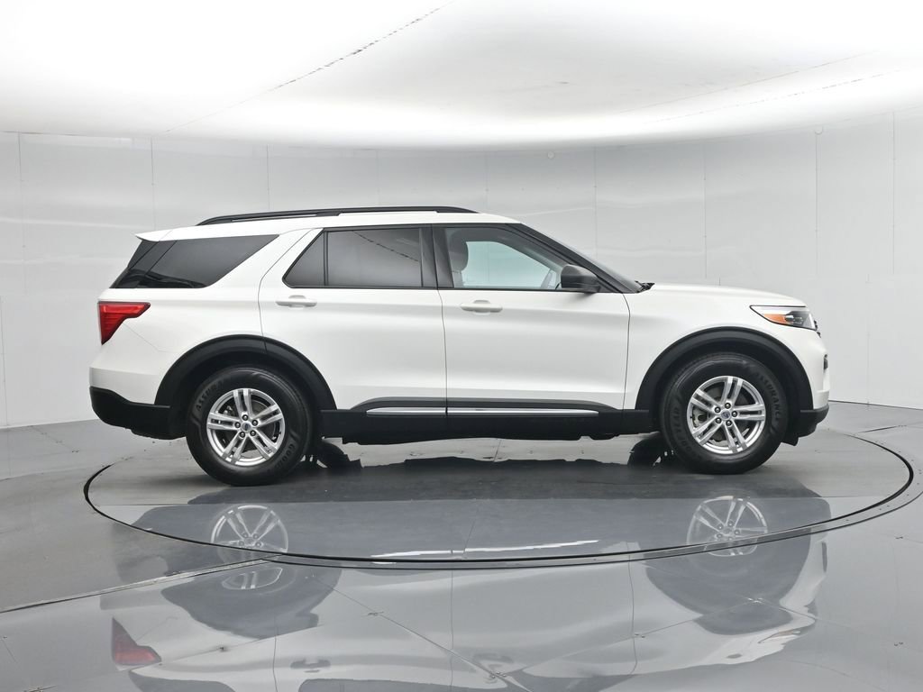 Certified 2023 Ford Explorer XLT RWD image 30