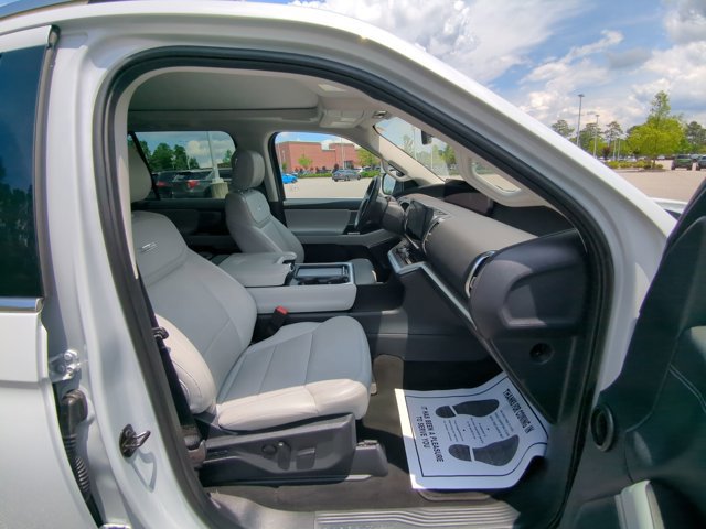 Certified 2025 Ford Expedition Platinum w/ Driver's Package AWD/4WD image 37