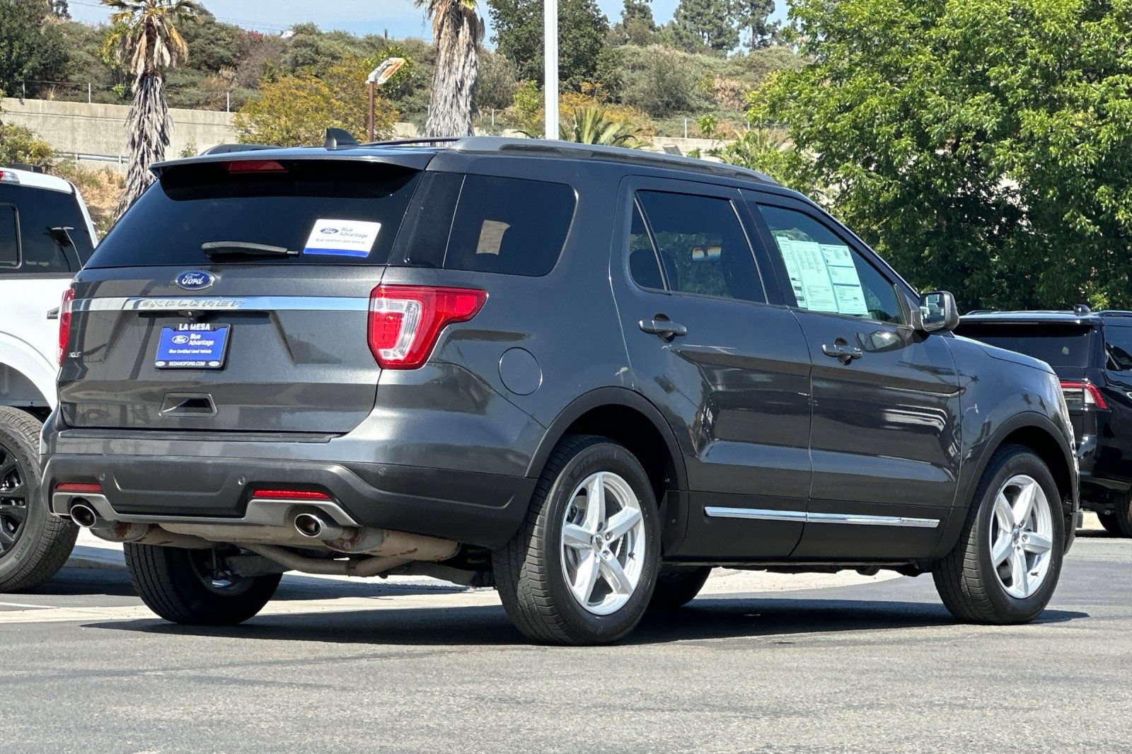 Certified 2018 Ford Explorer XLT FWD image 3