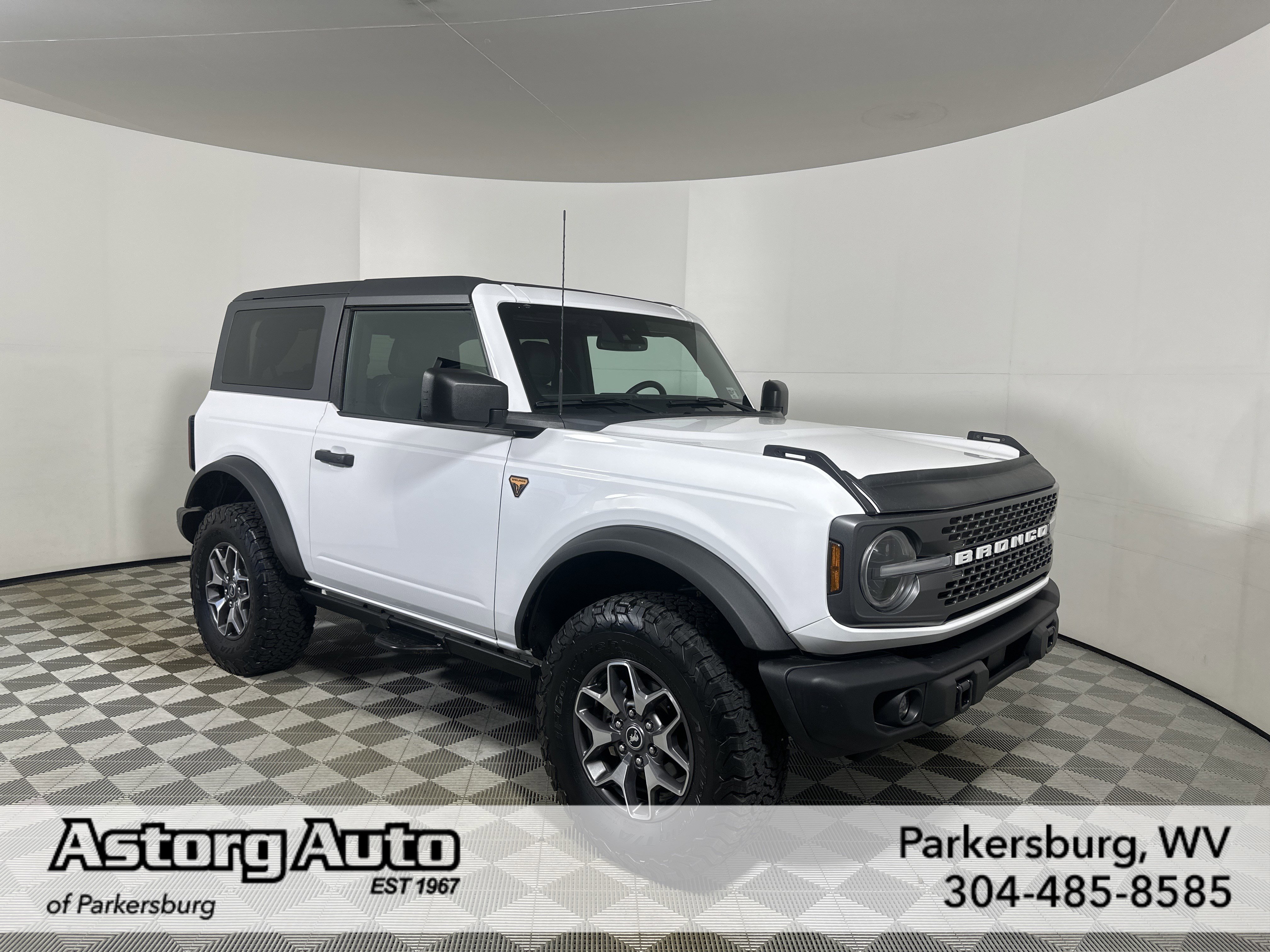 Certified 2023 Ford Bronco Badlands AWD/4WD image 1