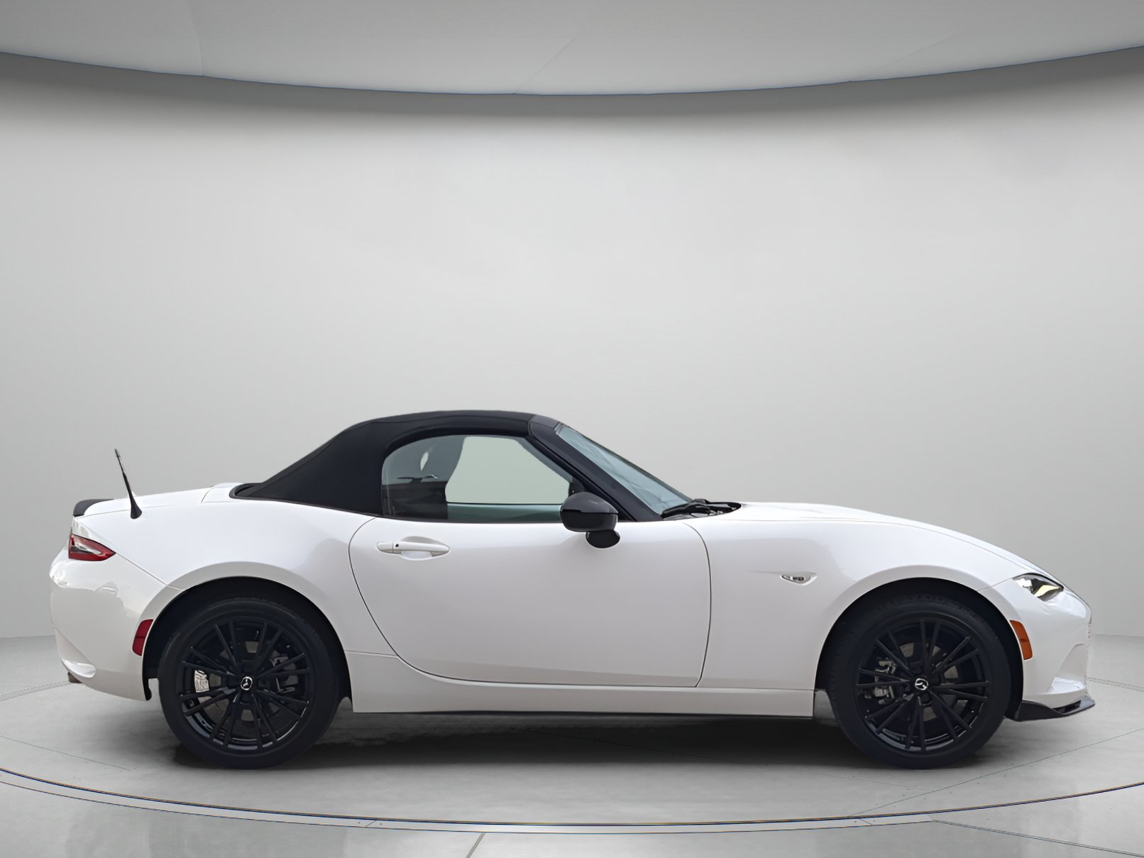 Used 2024 MAZDA MX-5 Miata Club RWD image 39