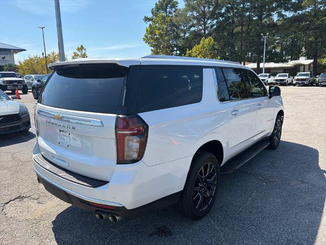 Used 2023 Chevrolet Suburban High Country w/ Max Trailering Package AWD/4WD image 5