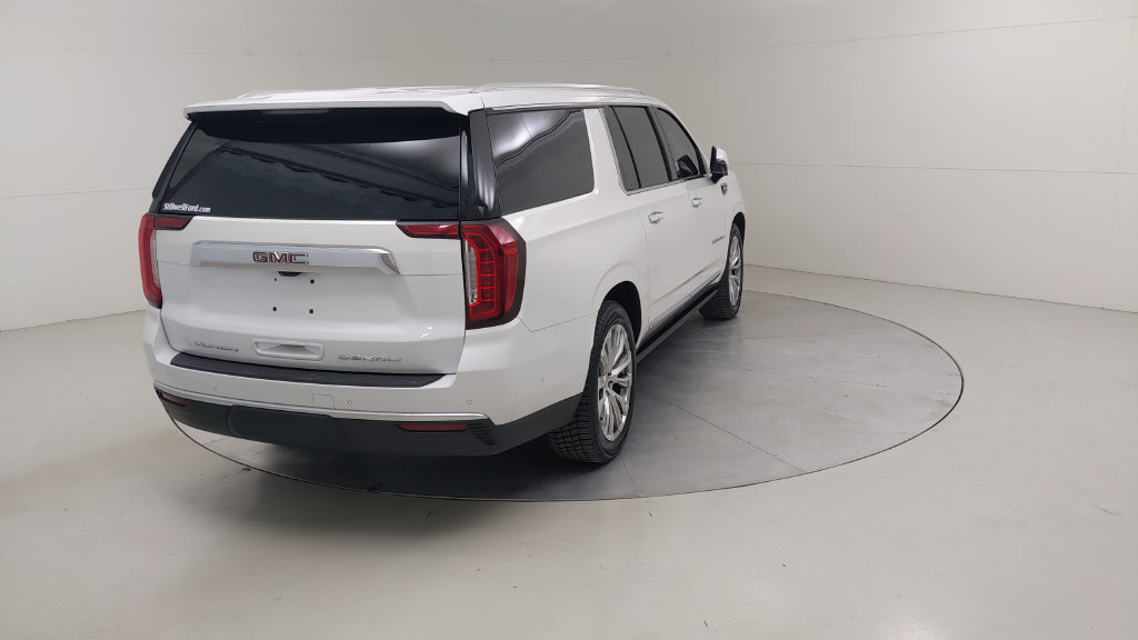 Used 2024 GMC Yukon XL Denali w/ Denali Reserve Package AWD/4WD image 17
