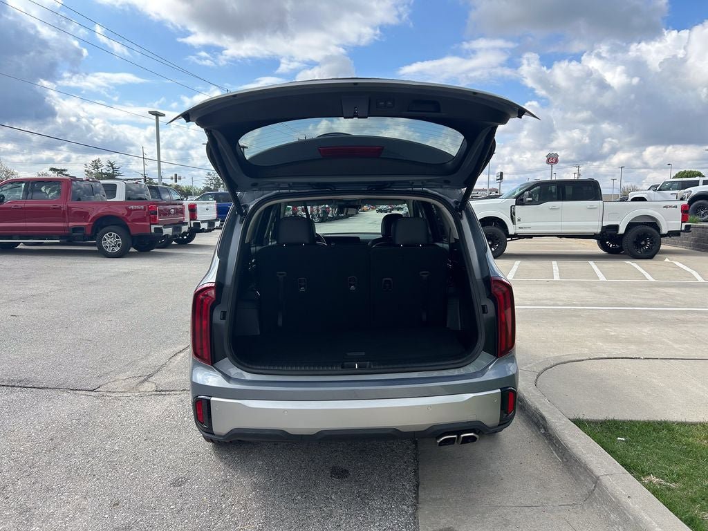 Used 2025 Kia Telluride S AWD/4WD image 17