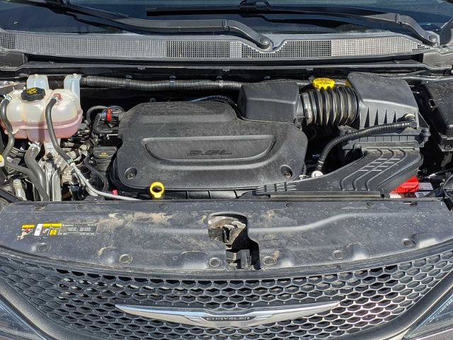 Used 2023 Chrysler Voyager LX FWD image 13