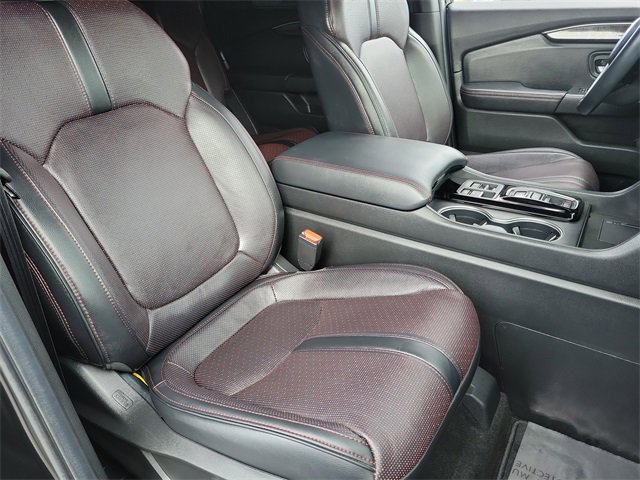 Used 2025 Honda Pilot Black Edition image 23