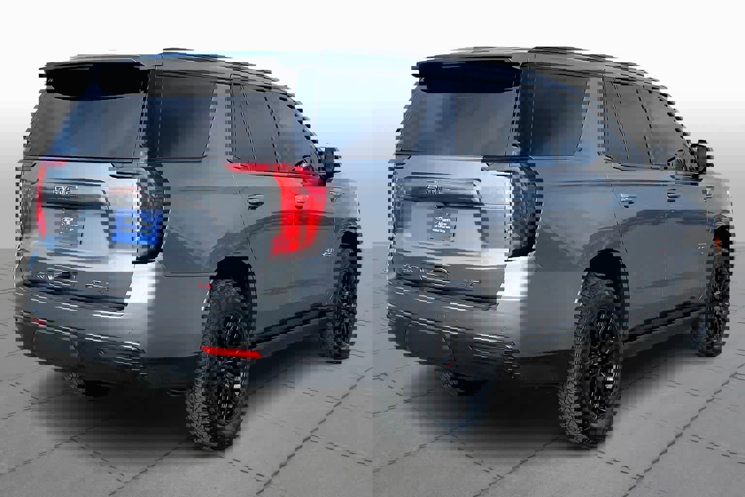 Used 2021 GMC Yukon AT4 w/ AT4 Premium Package image 12