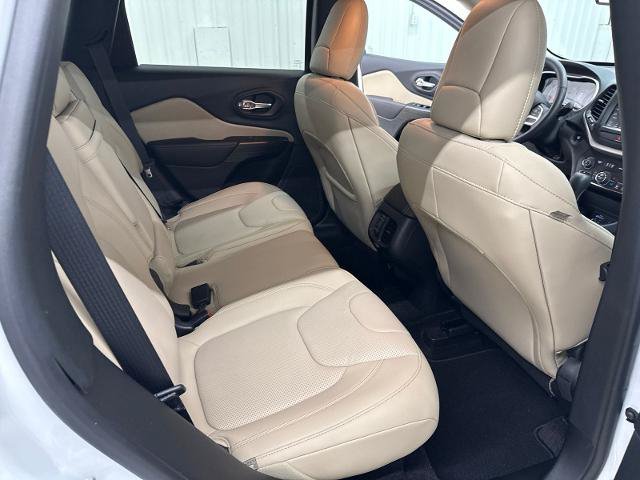 Used 2017 Jeep Cherokee Limited w/ Luxury Group AWD/4WD image 26