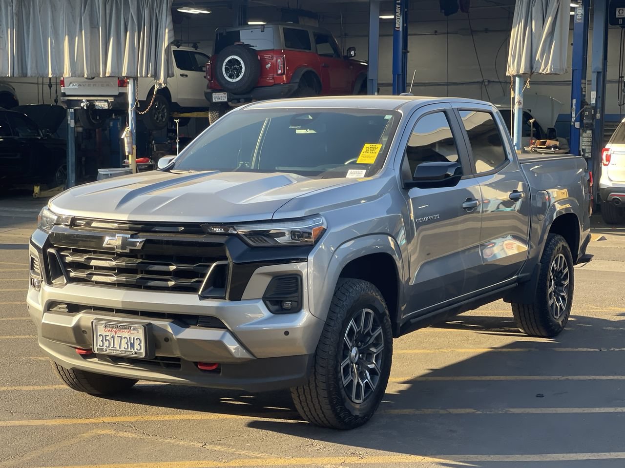 Used 2023 Chevrolet Colorado Z71 w/ Z71 Convenience Package 2 AWD/4WD image 2