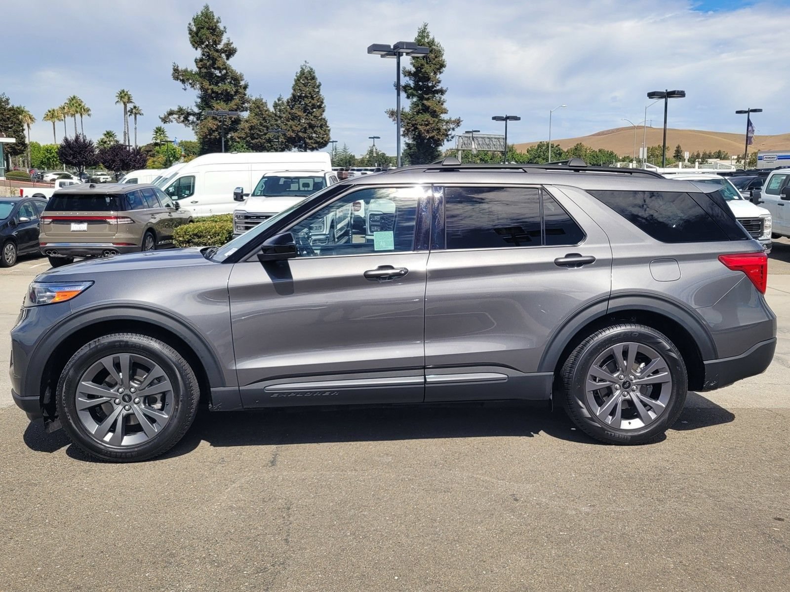 Certified 2023 Ford Explorer XLT w/ Equipment Group 202A RWD image 7