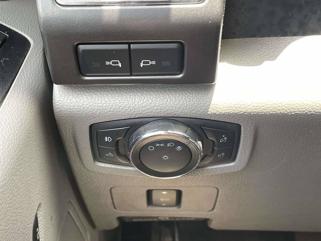 Certified 2021 Ford F250 XLT w/ XLT Premium Package AWD/4WD image 26