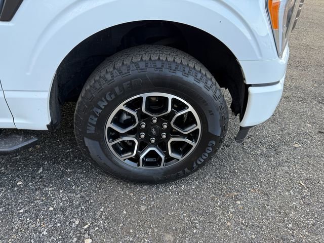 Certified 2022 Ford F150 XLT w/ Equipment Group 302A High image 38