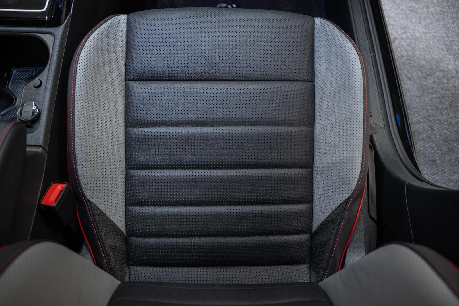 Used 2024 Volkswagen GTI Autobahn image 32