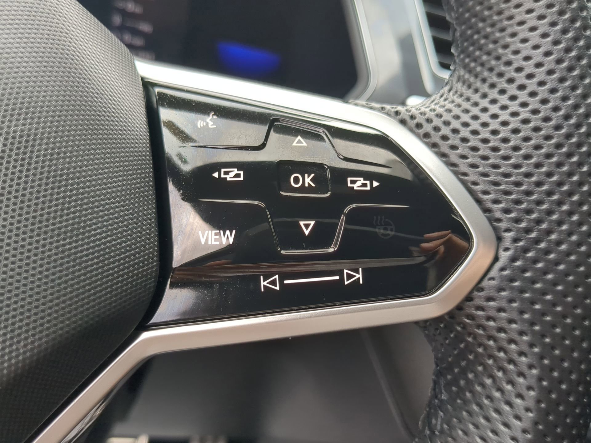 Used 2022 Volkswagen Tiguan SE R-Line image 51