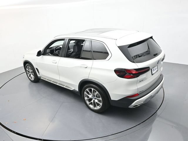 Used 2025 BMW X5 xDrive50e AWD/4WD image 39