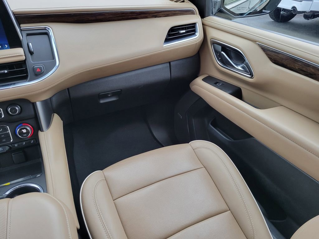 Used 2024 Chevrolet Suburban Premier image 20