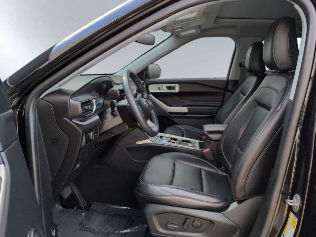Certified 2023 Ford Explorer XLT w/ Equipment Group 202A AWD/4WD image 13