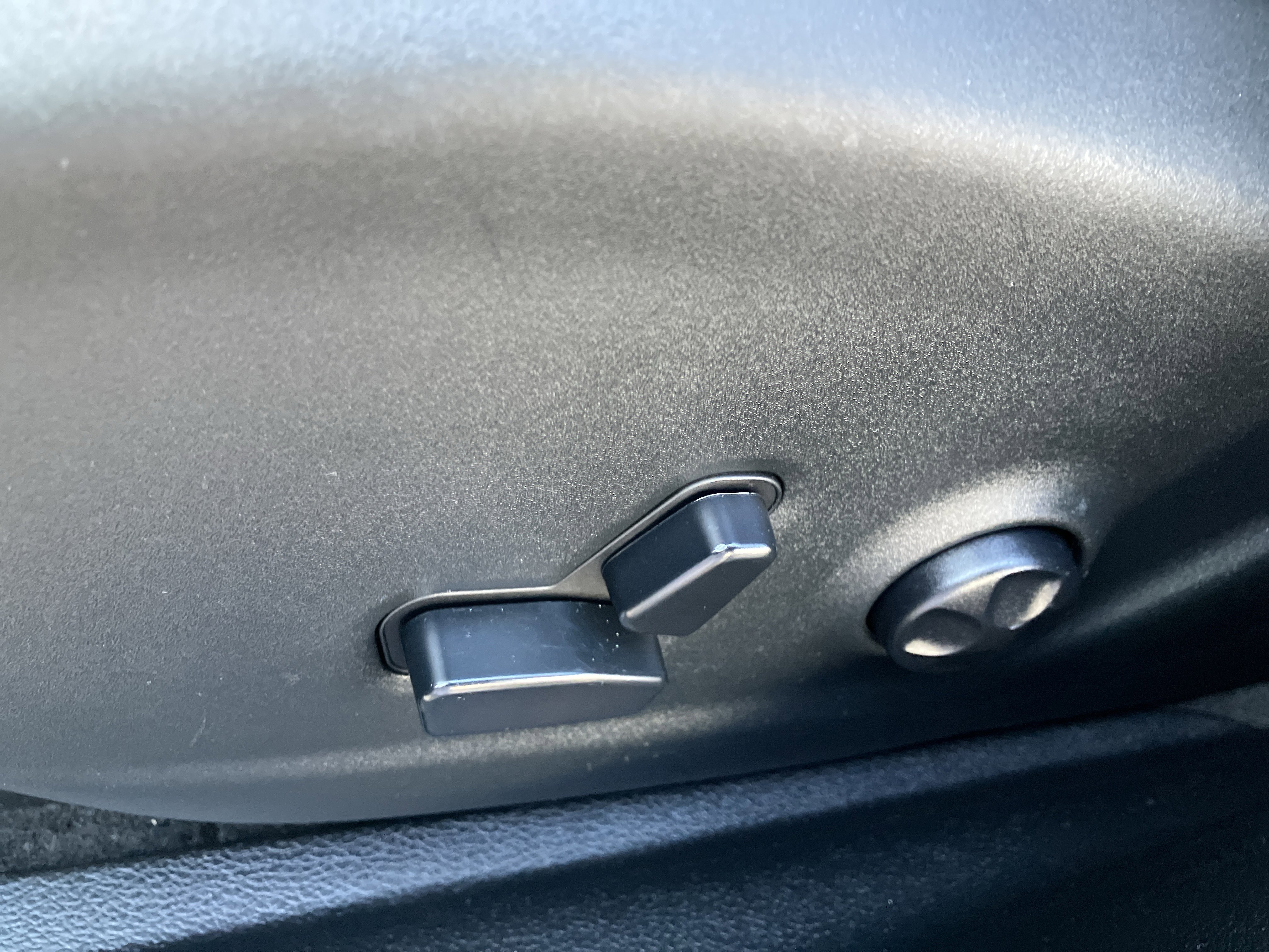 Used 2020 Jeep Cherokee Latitude Plus image 21