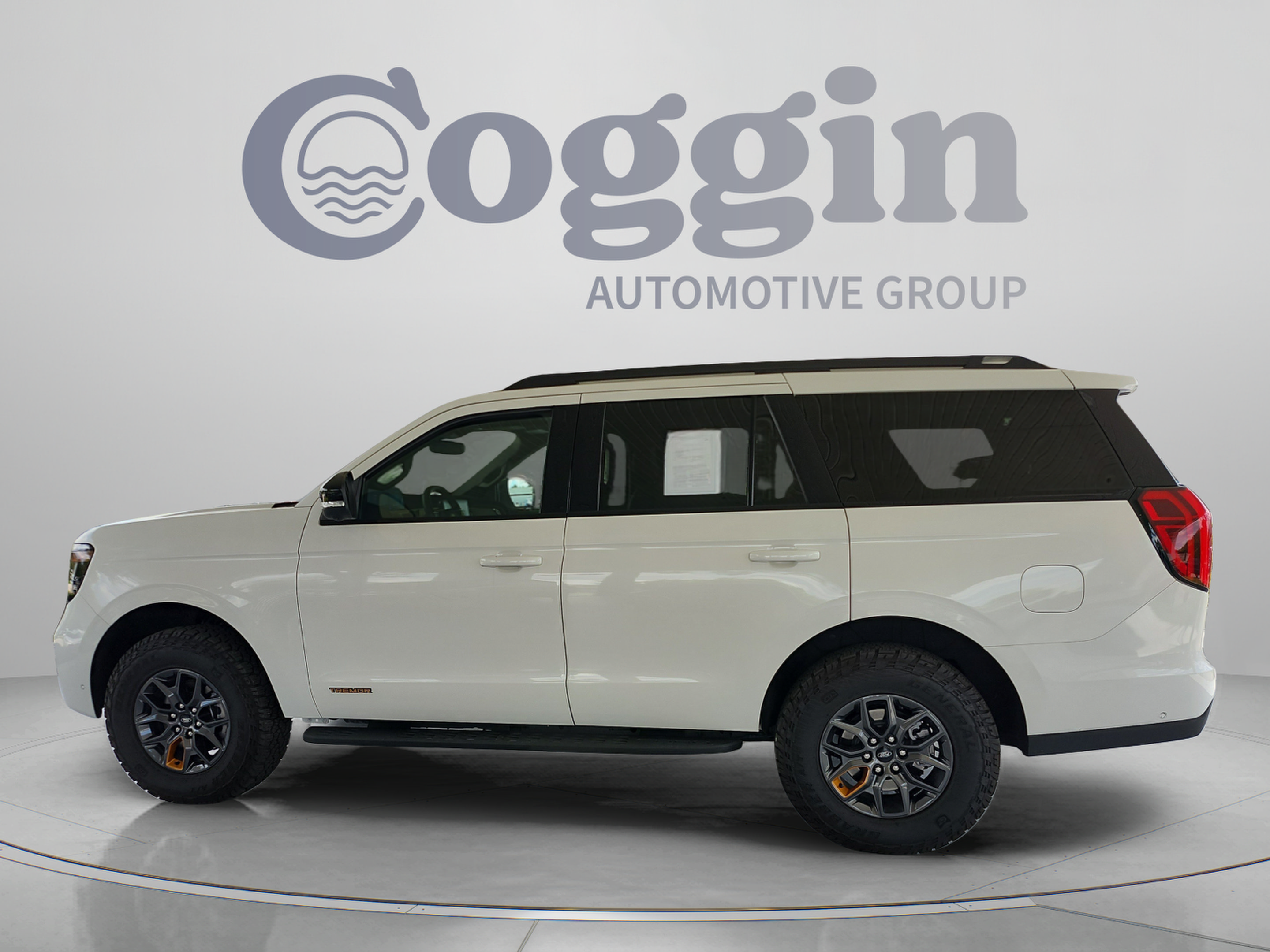 Certified 2025 Ford Expedition Tremor AWD/4WD image 2