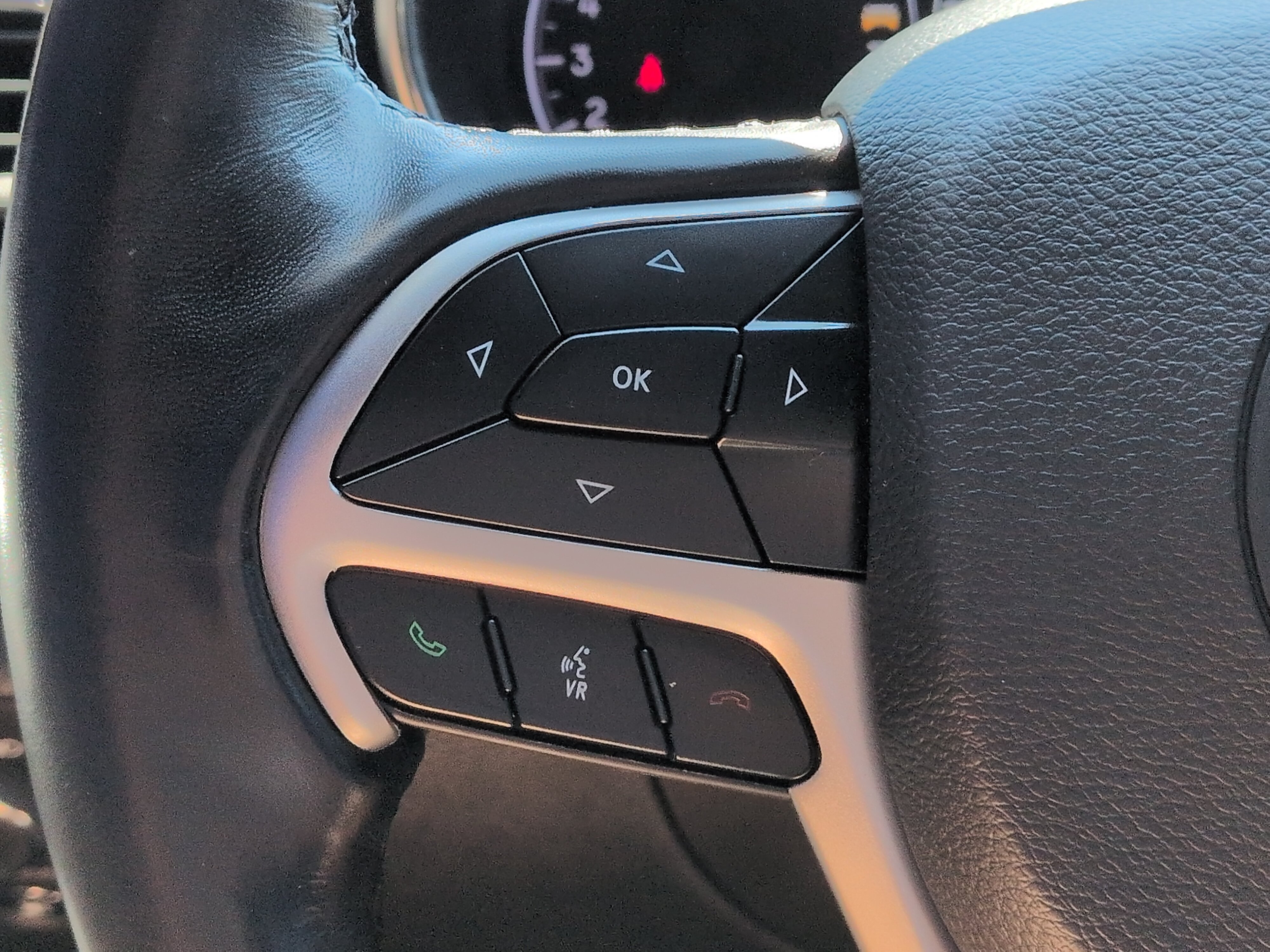 Used 2021 Jeep Grand Cherokee Laredo RWD image 21