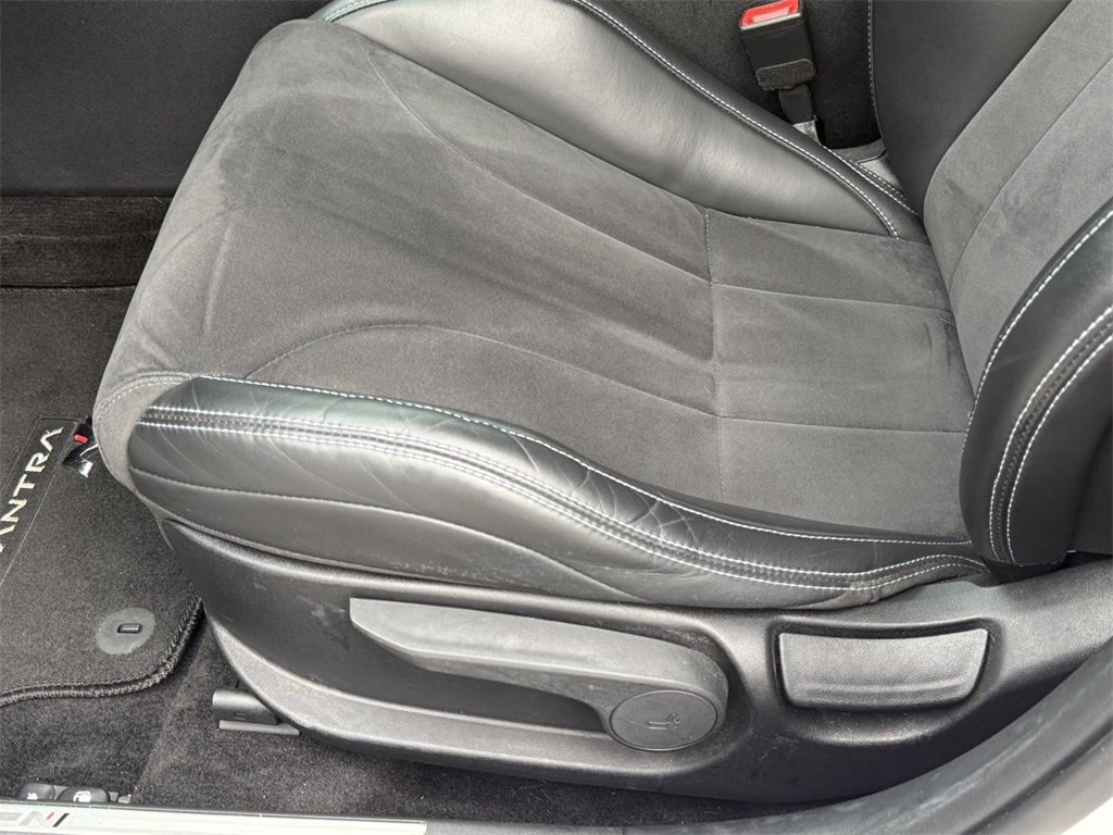 Used 2022 Hyundai Elantra N image 12