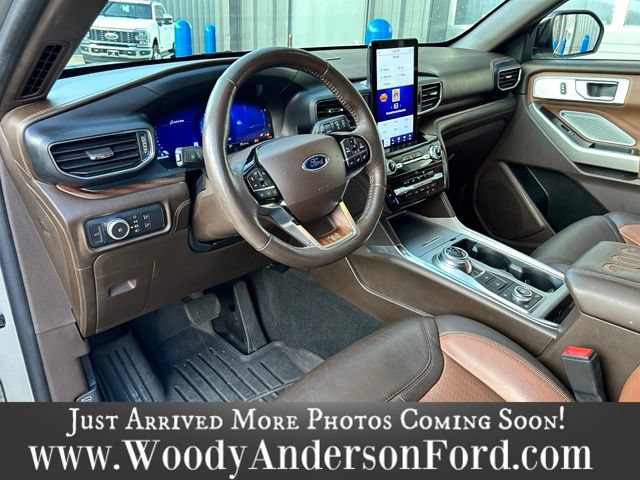 Certified 2022 Ford Explorer King Ranch w/ Premium Technology Package AWD/4WD image 8