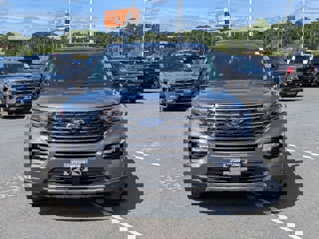 Certified 2023 Ford Explorer XLT w/ Equipment Group 202A RWD image 9