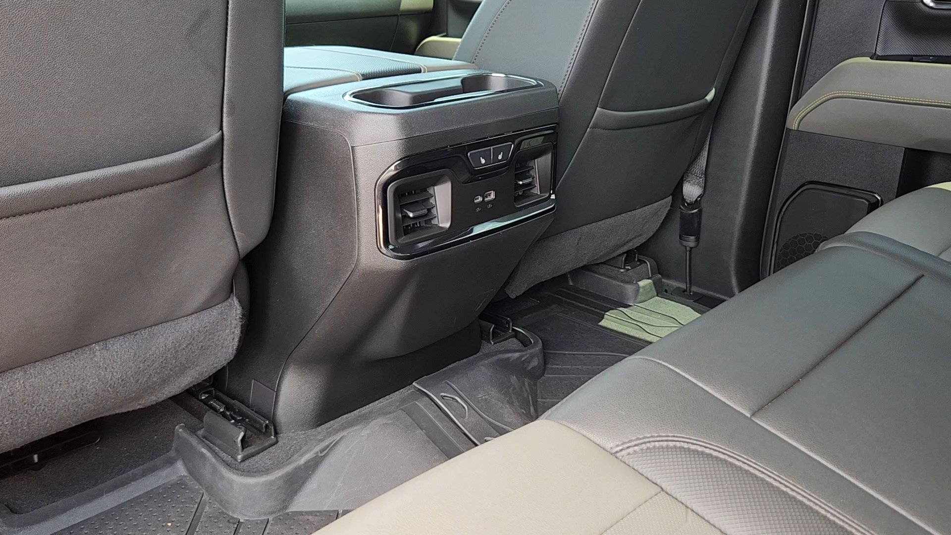 Used 2024 Chevrolet Silverado 2500 ZR2 AWD/4WD image 17