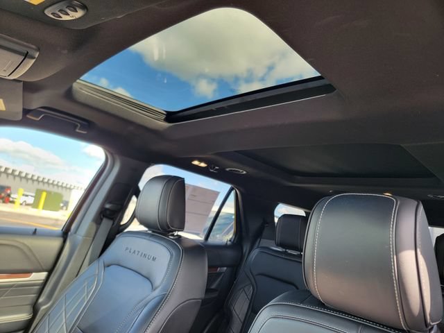 Certified 2018 Ford Explorer Platinum AWD/4WD image 4