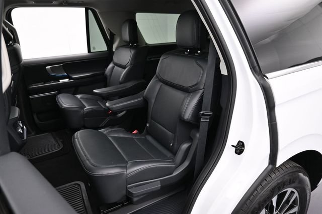 Certified 2025 Ford Expedition Platinum AWD/4WD image 27