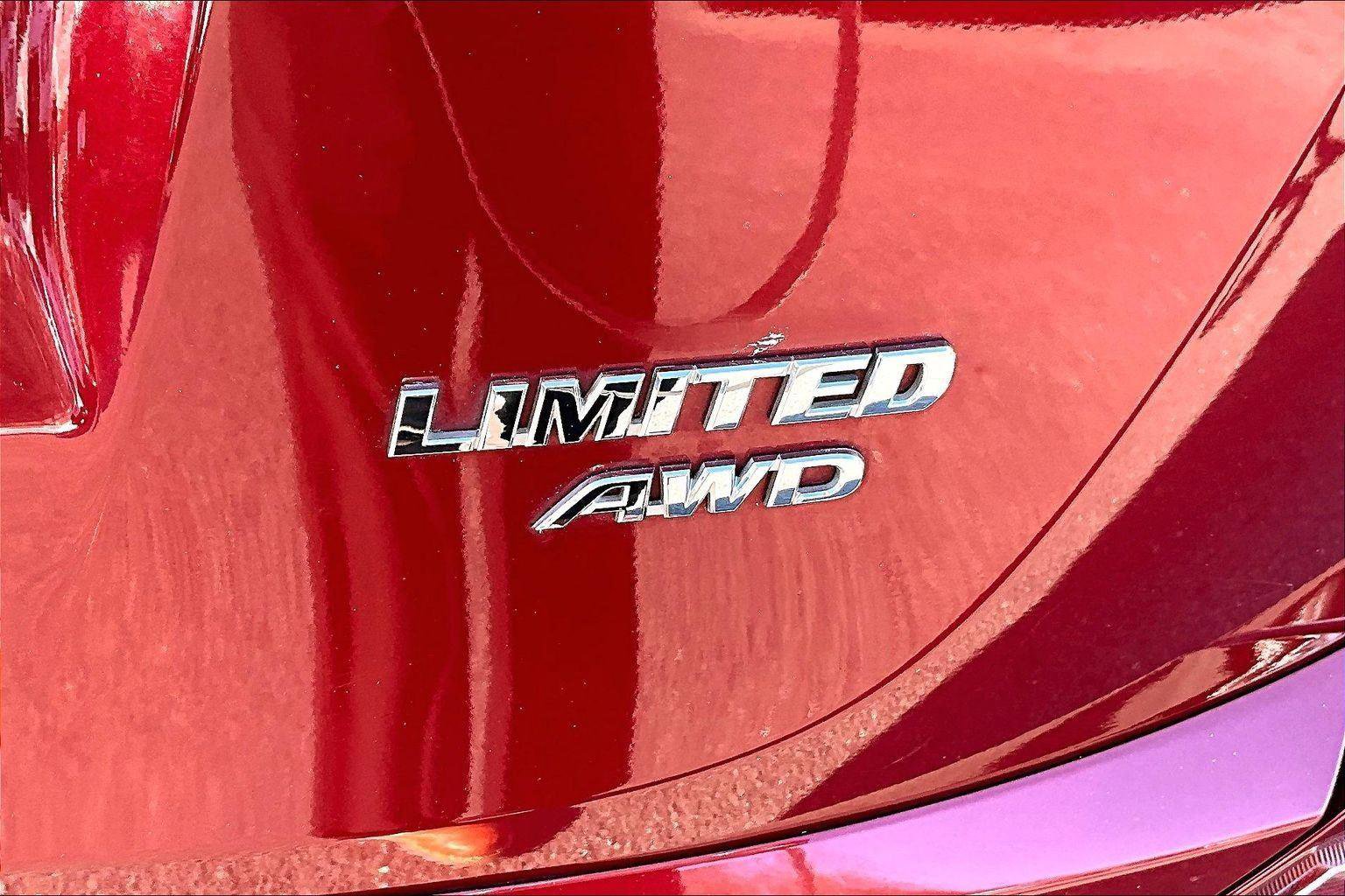 Used 2018 Toyota RAV4 Limited image 31