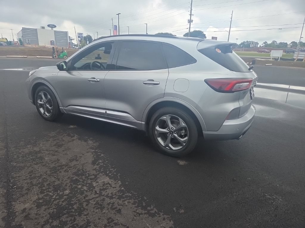 Certified 2023 Ford Escape ST-Line w/ Tech Pack #1 FWD image 9