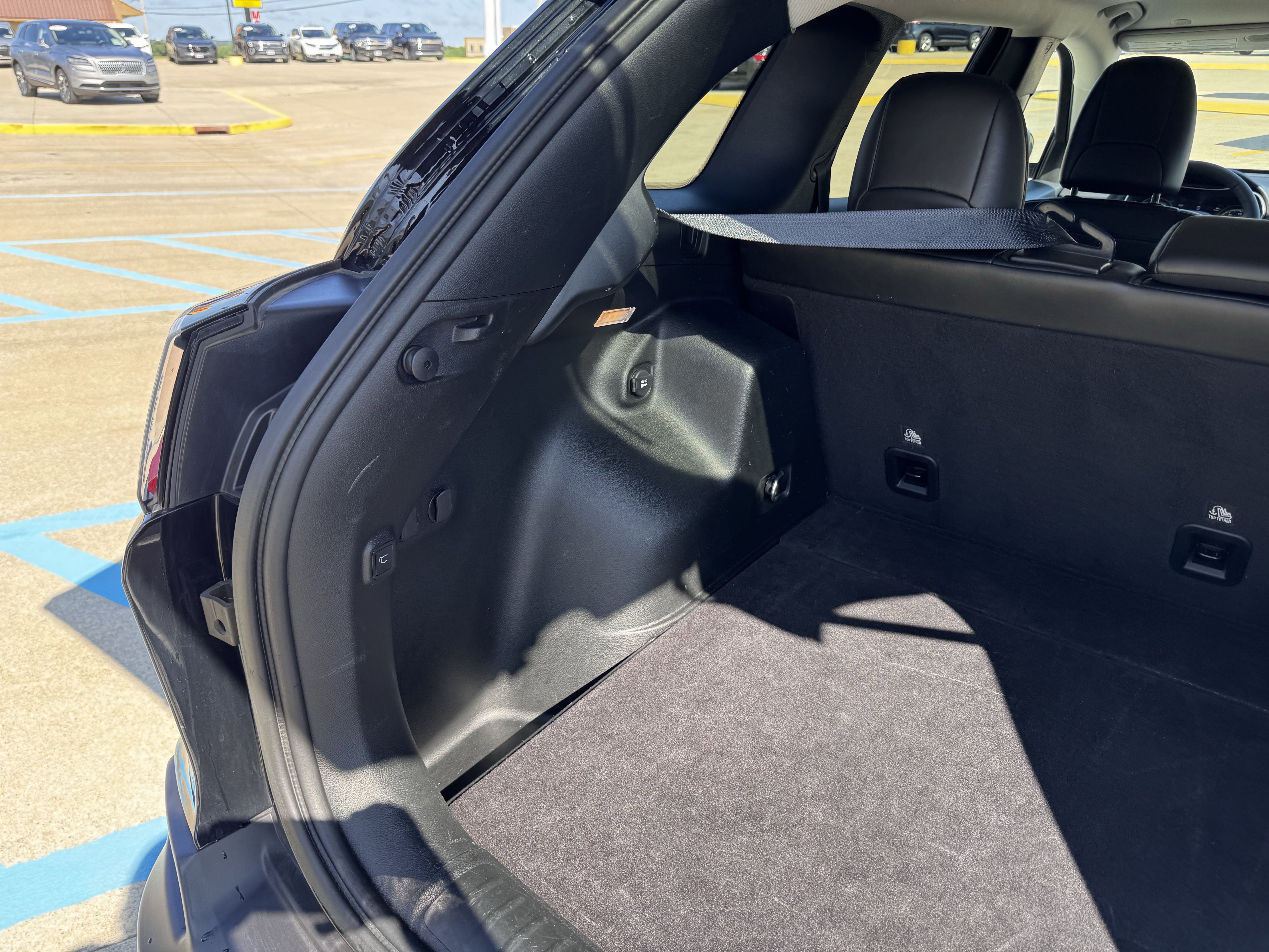 Used 2023 Jeep Cherokee Altitude Lux image 41