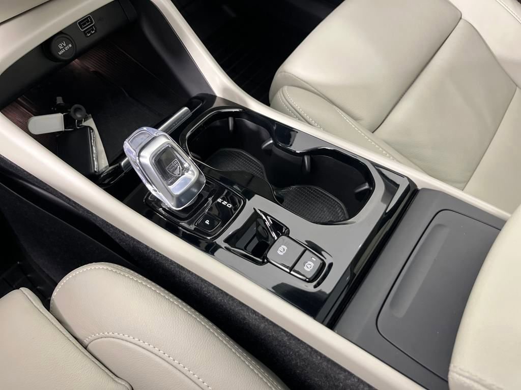 Used 2022 Volvo XC40 T5 Inscription image 22