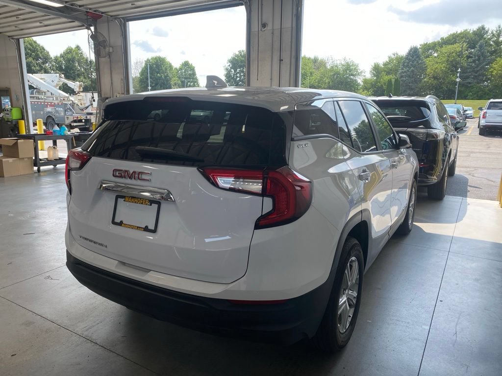 Used 2023 GMC Terrain SLE FWD image 4