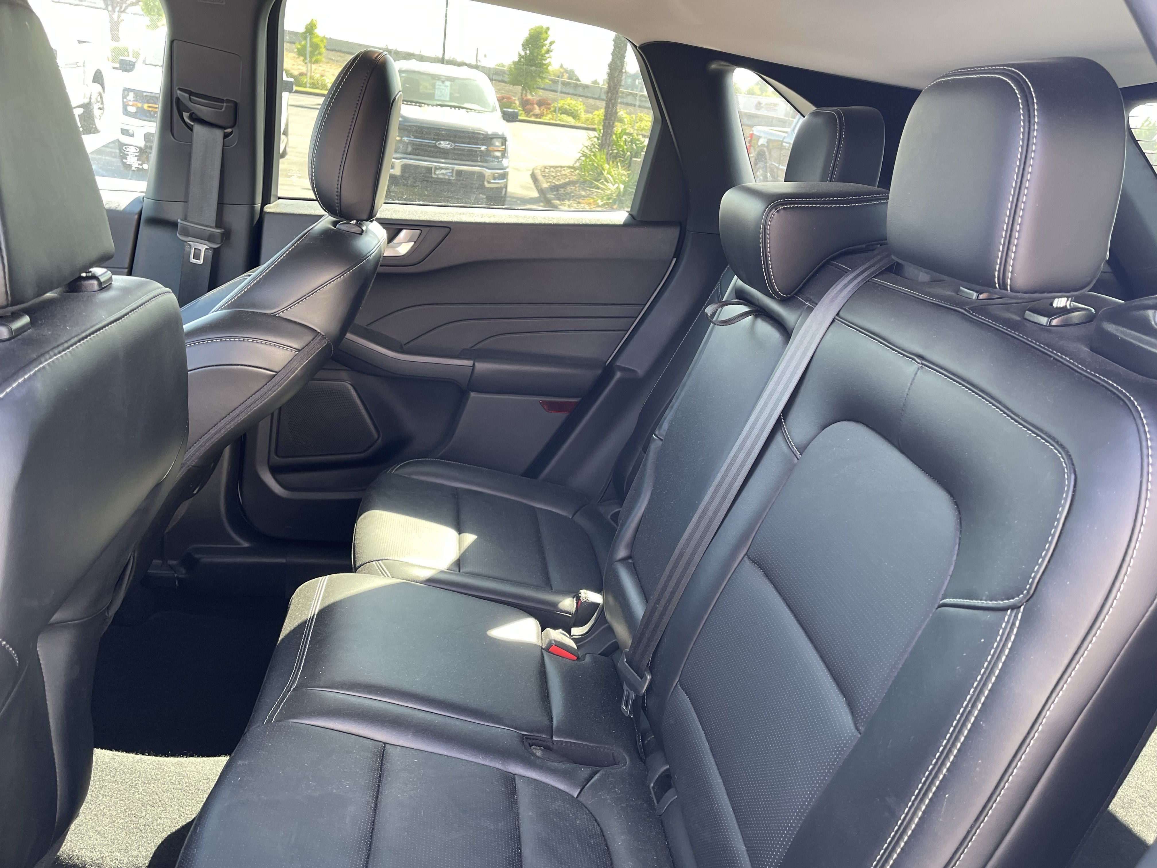 Certified 2025 Ford Escape Platinum AWD/4WD image 12