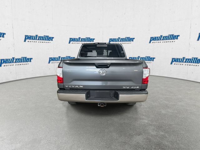 Used 2018 Nissan Titan SV AWD/4WD image 9
