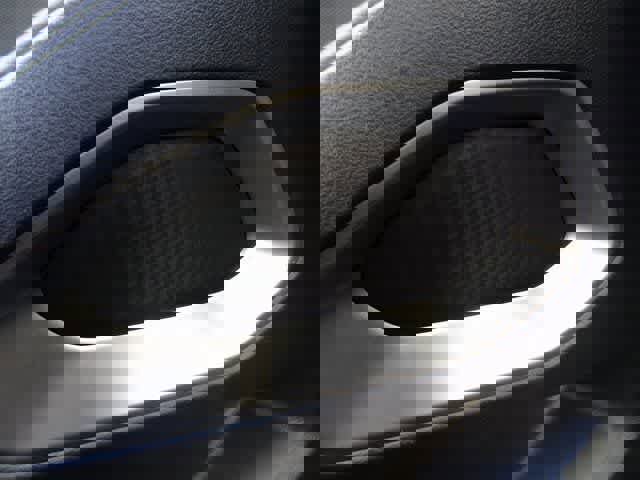 Used 2024 Nissan Frontier SV w/ Technology Package image 16