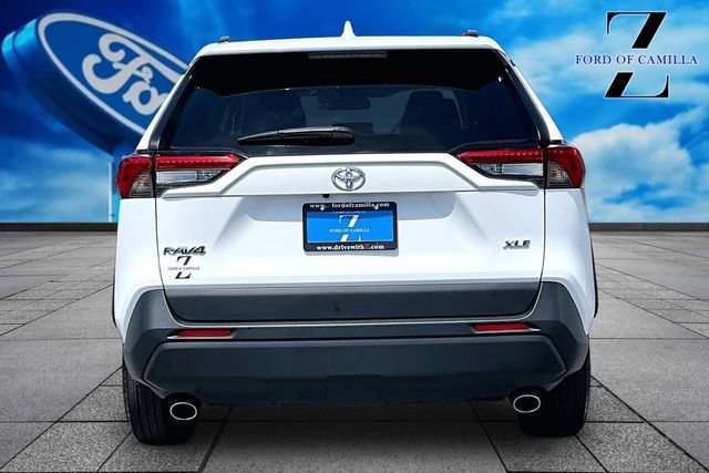 Used 2024 Toyota RAV4 XLE FWD image 3