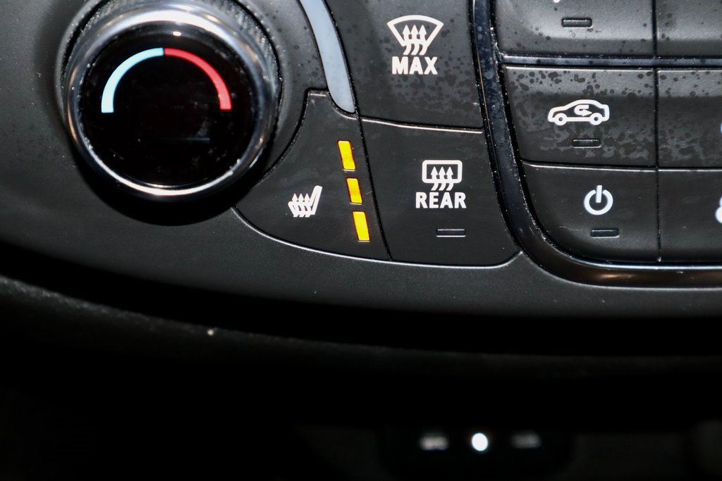 Used 2023 Chevrolet Traverse LT image 11